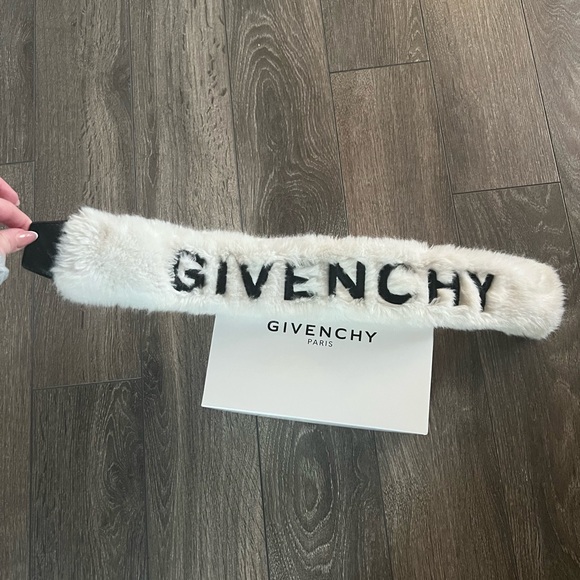 Givenchy fur bag strap - Picture 2 of 2